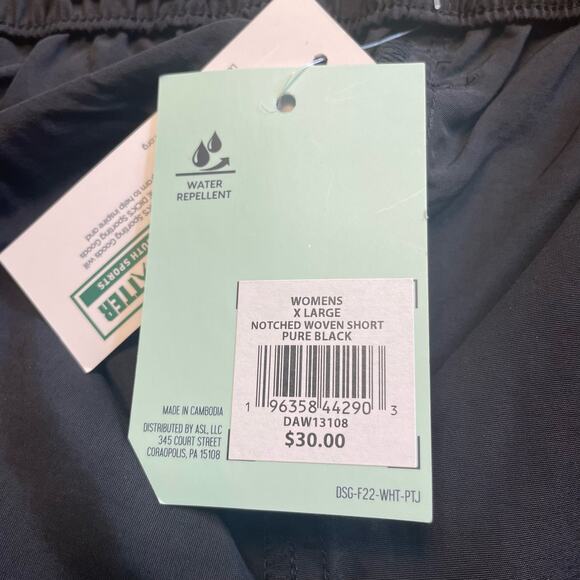 DSG Notched Woven Shorts, XL - Picture 8 of 8